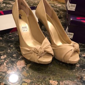2 pairs of Payless Fioni Kutzie WW - 11W